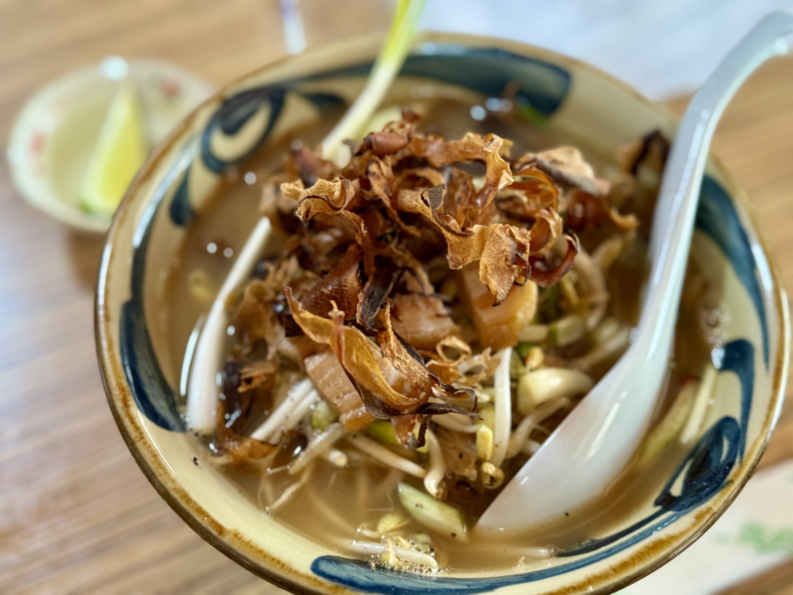 やぎとやすお いよいよ本気で寒いから藤崎【味匠やずや】で味噌チャーシューとネギ丼